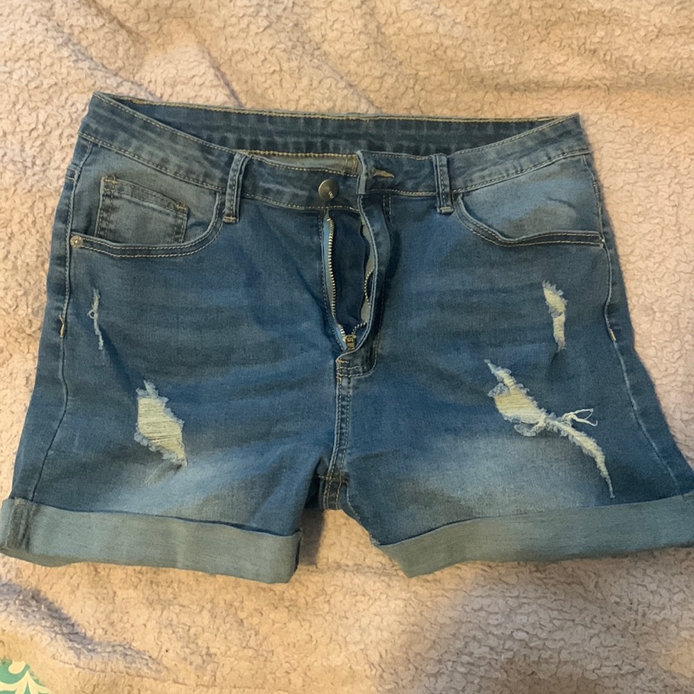 SHEIN Ripped Roll Up Hem Denim Shorts